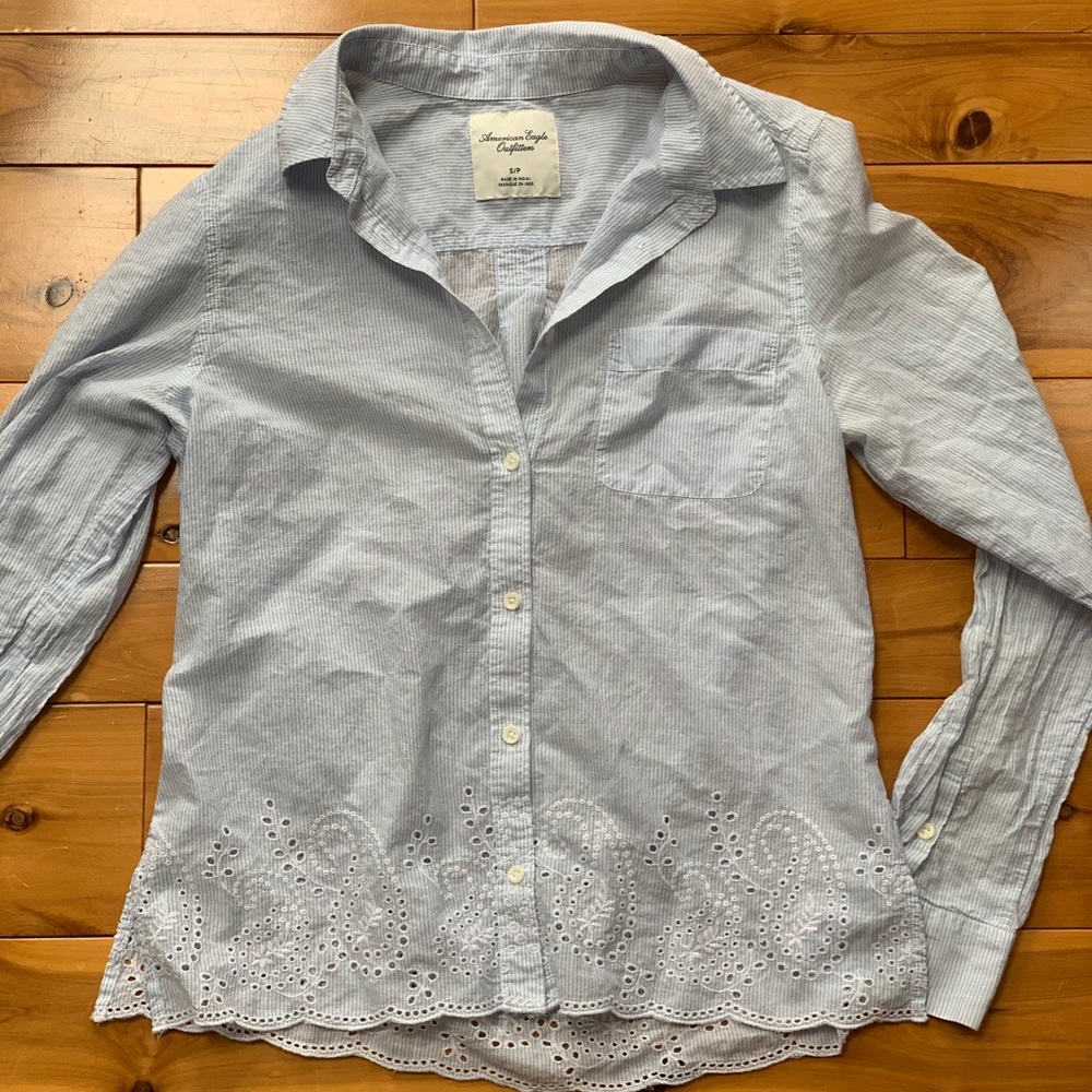 American eagle eyelet blouse size small